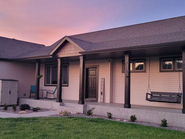 3927 Stone Point Drive NE, Rochester, MN 55906