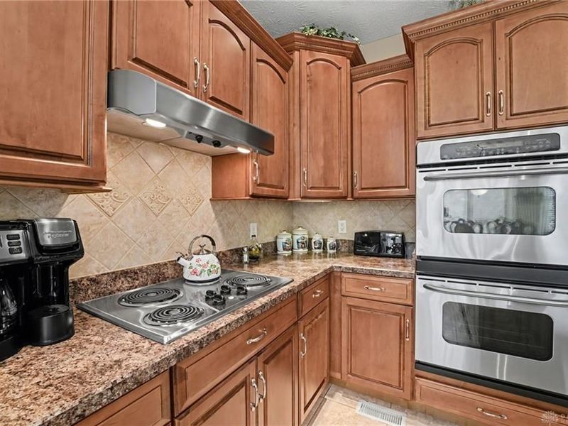 9842 Scotch Pine Drive, Clearcreek Township, OH 45066 Photo 26