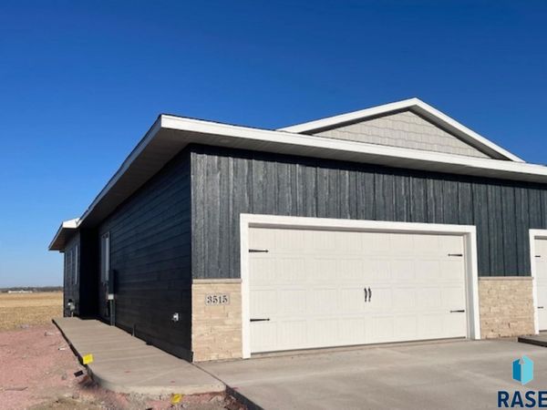 3515 S Heather Ave, Sioux Falls, SD 57106