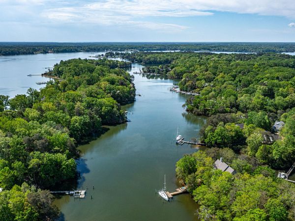 970 Wilton Creek Road , Hartfield, VA 23071