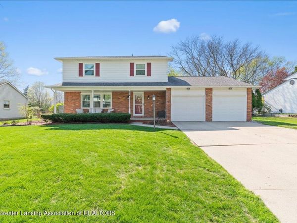 234 Chanticleer Trail, Lansing, MI 48917