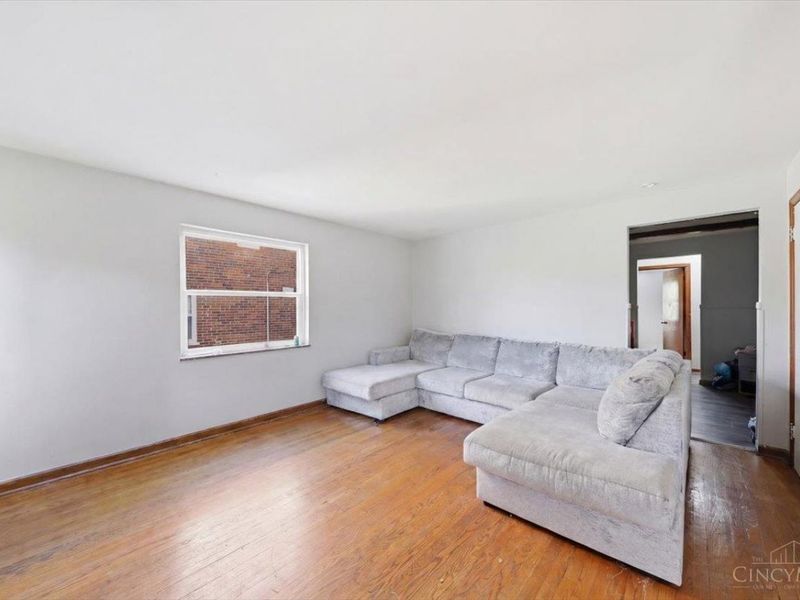 2580 Westwood Northern Boulevard, Cincinnati, OH 45211 Photo 3