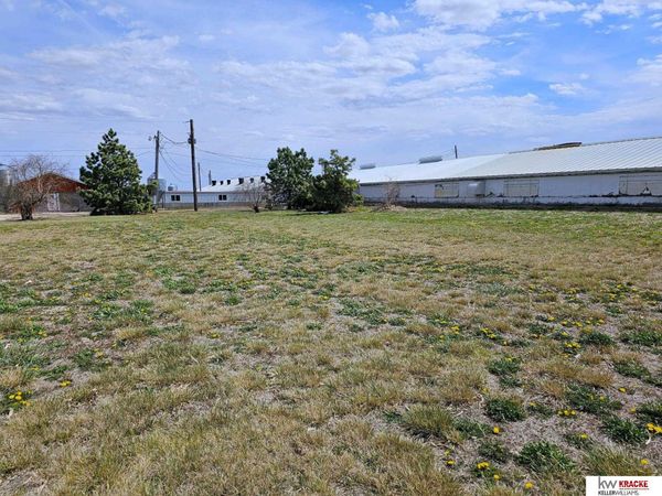 W Dogwood Road, Dewitt, NE 68341