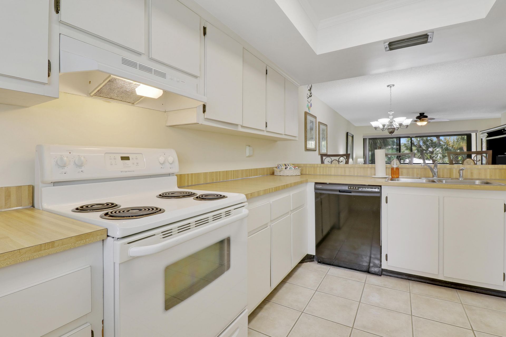 1600 NE Dixie Highway, Unit 10-203, Jensen Beach, FL 34957 Photo