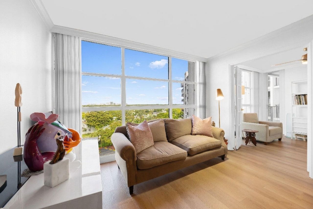 600 Parkview Drive, Unit 823, Hallandale Beach, FL 33009 Photo