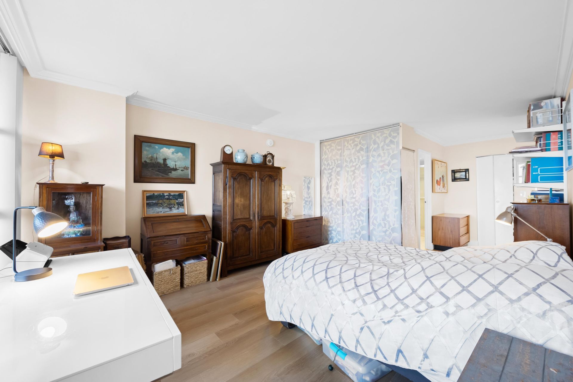 600 Parkview Drive, Unit 823, Hallandale Beach, FL 33009 Photo