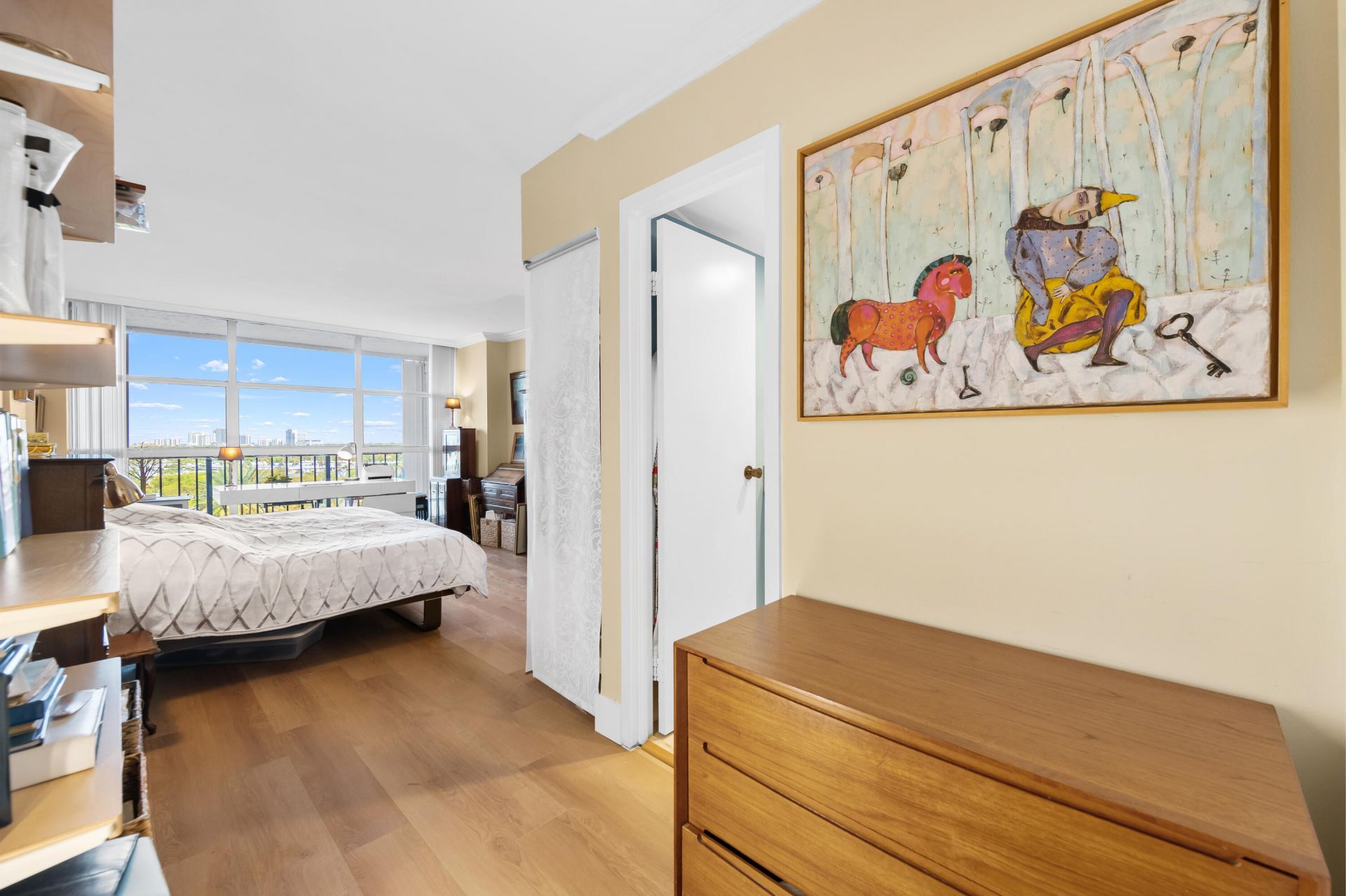 600 Parkview Drive, Unit 823, Hallandale Beach, FL 33009 Photo