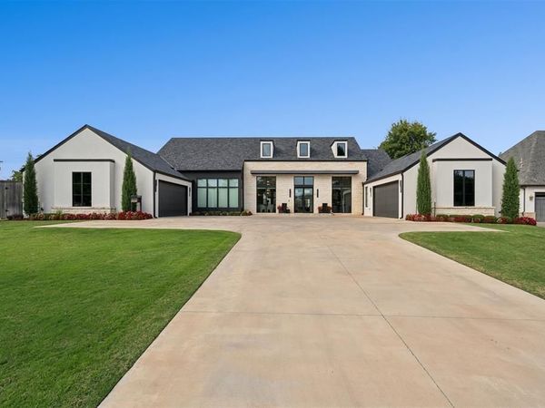 2525 Somerset Place, Oklahoma City, OK 73116