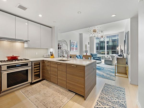 1 Franklin St, Unit 1002, Boston, MA 02110