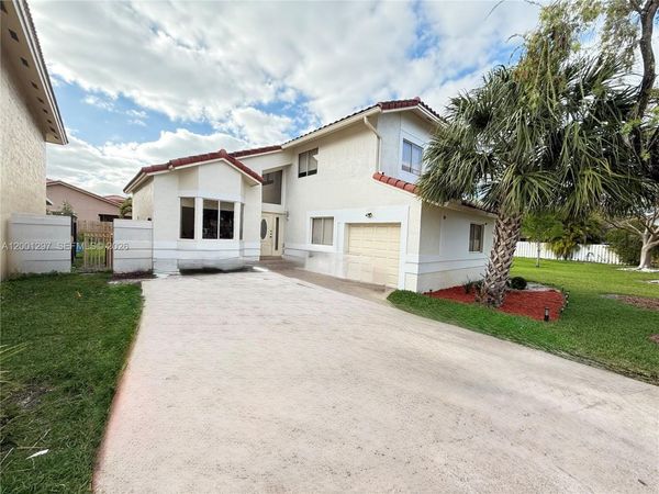 18318 NW 61st Ct , Hialeah, FL 33015