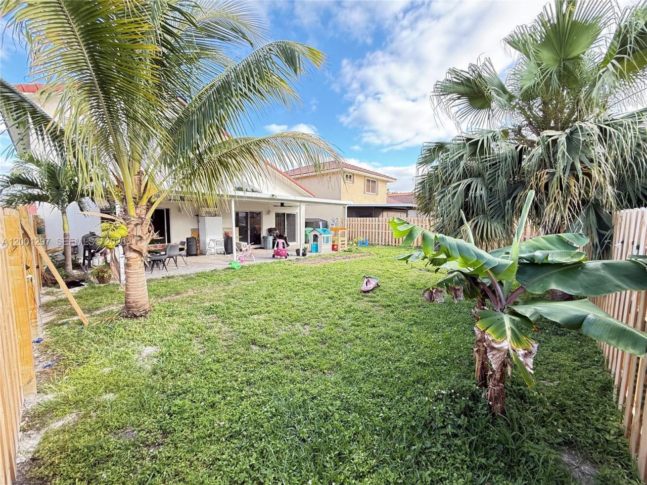 18318 NW 61st Ct, Hialeah, FL 33015 Photo