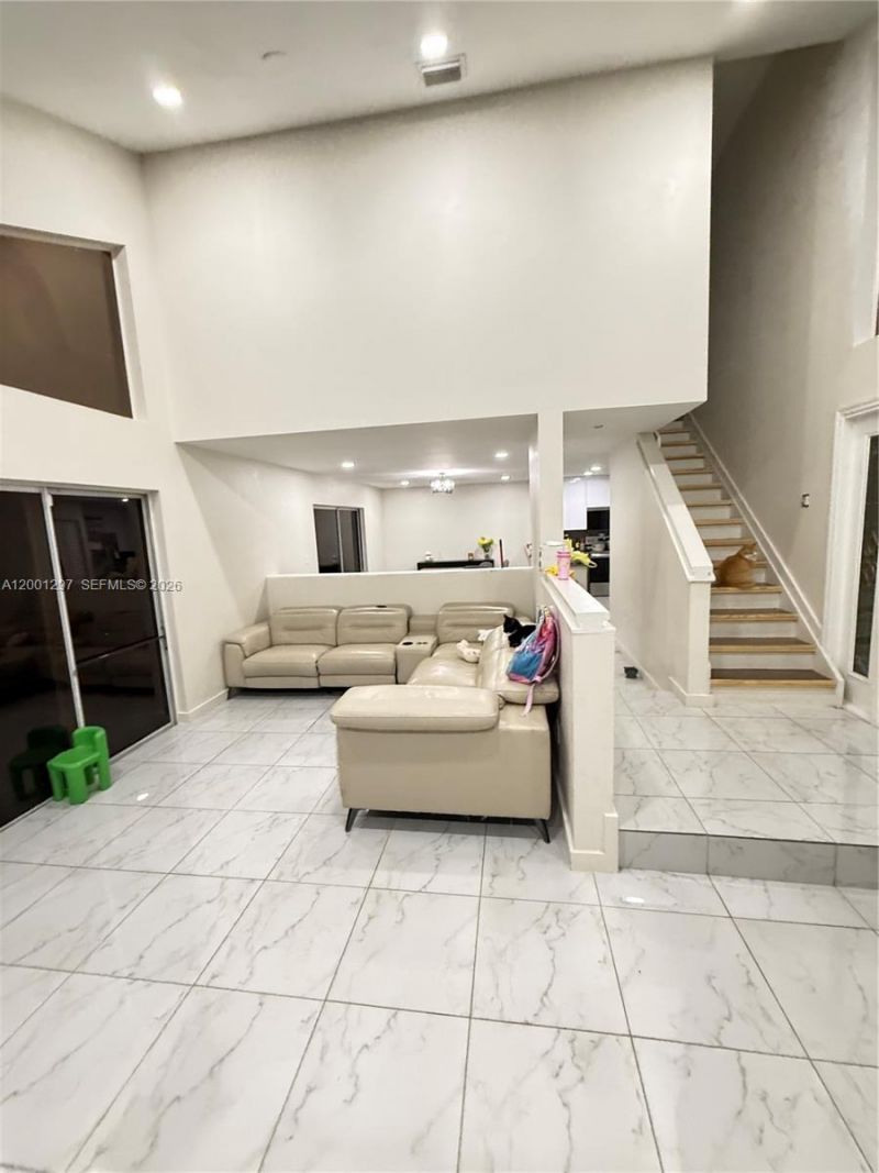 18318 NW 61st Ct, Hialeah, FL 33015 Photo