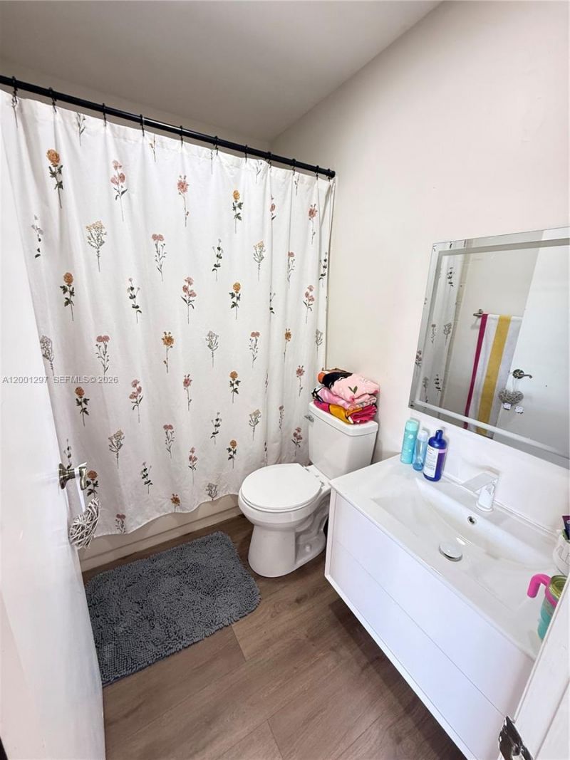 18318 NW 61st Ct, Hialeah, FL 33015 Photo