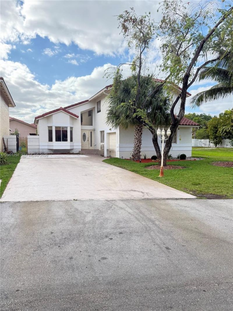 18318 NW 61st Ct, Hialeah, FL 33015 Photo