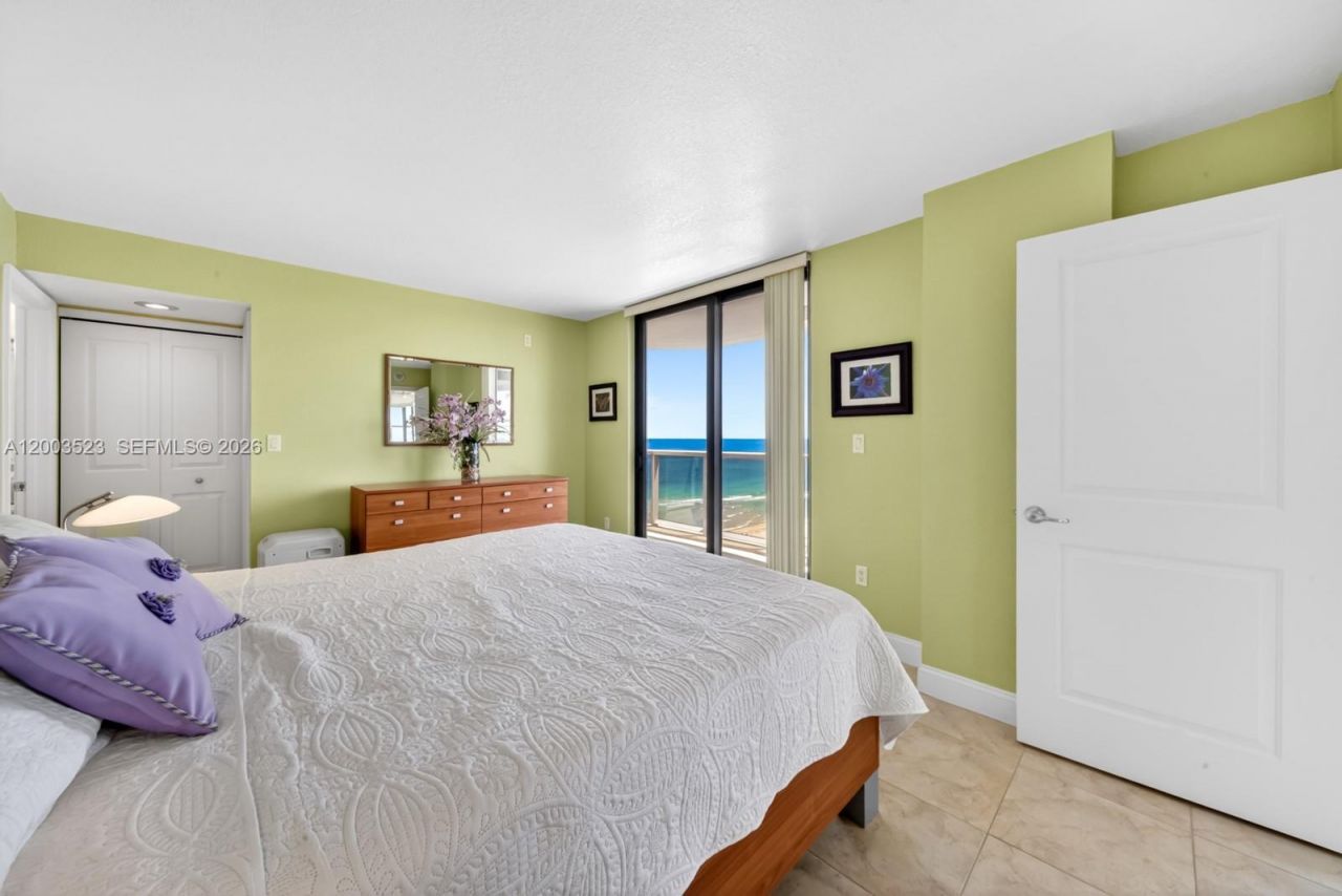 6423 Collins Ave , Unit 1204, Miami Beach, FL 33141 Photo