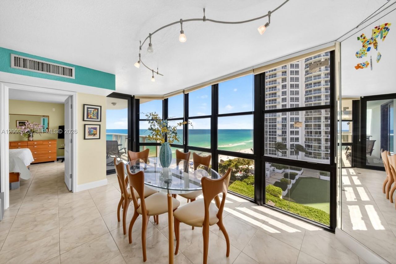 6423 Collins Ave , Unit 1204, Miami Beach, FL 33141 Photo