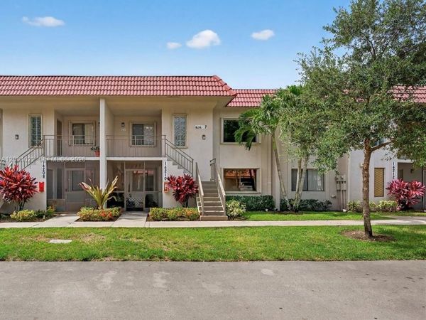 16210 Laurel Dr , Unit 203, Weston, FL 33326
