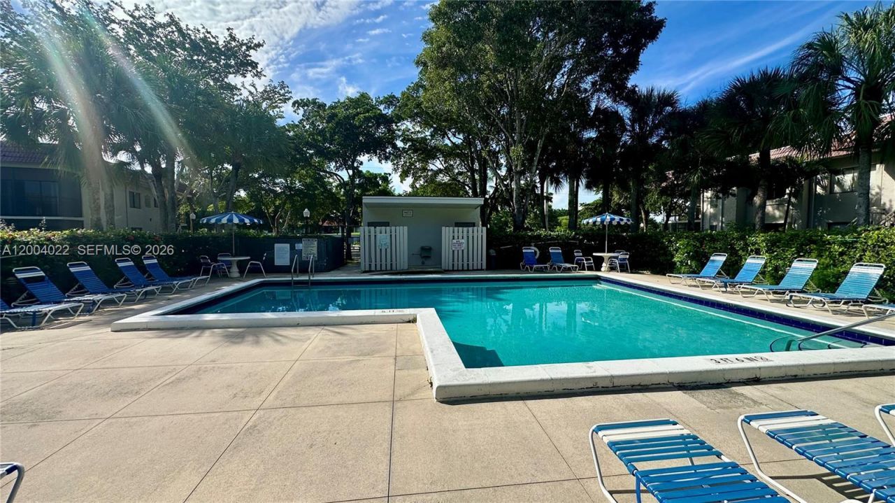 16210 Laurel Dr , Unit 203, Weston, FL 33326 Photo
