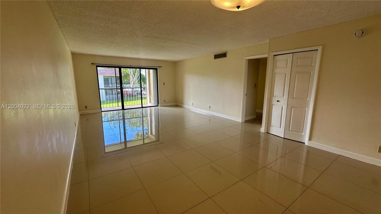 16210 Laurel Dr , Unit 203, Weston, FL 33326 Photo