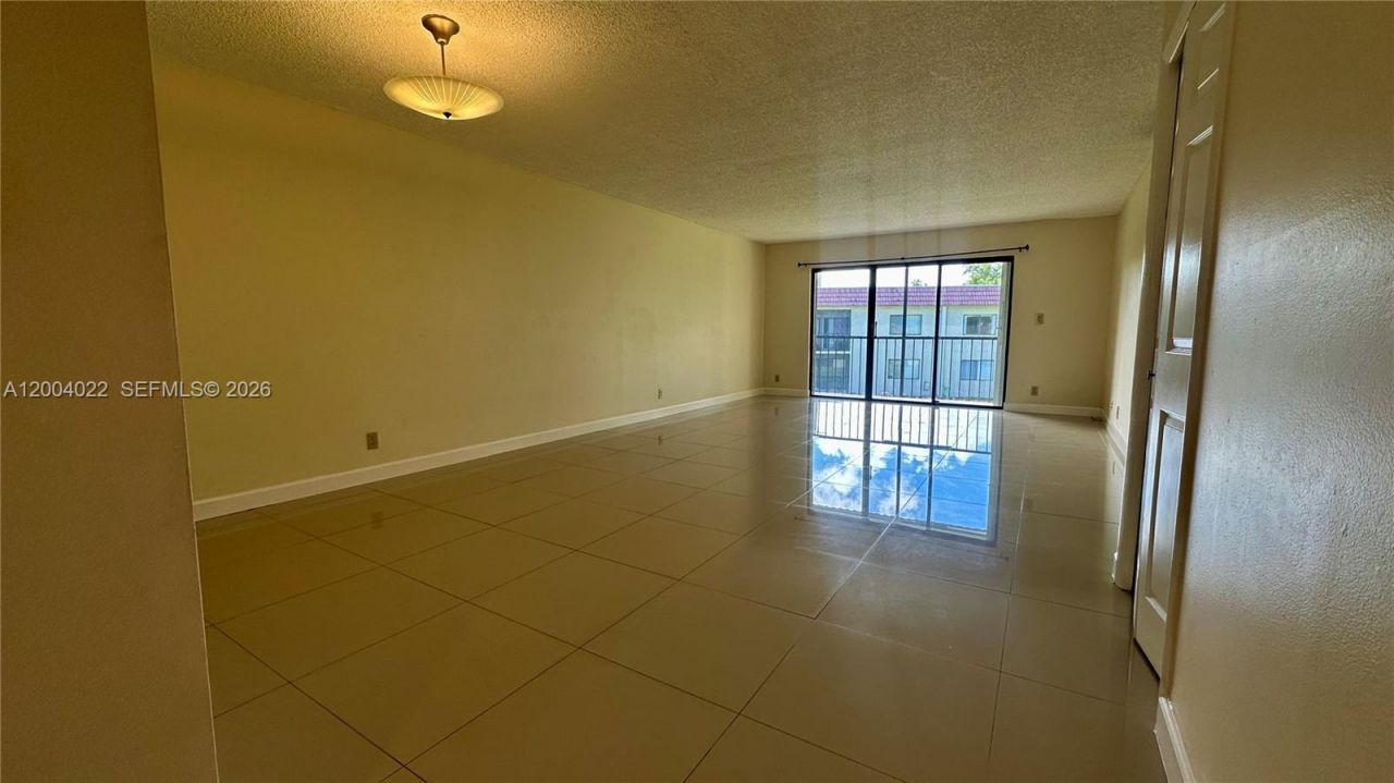 16210 Laurel Dr , Unit 203, Weston, FL 33326 Photo