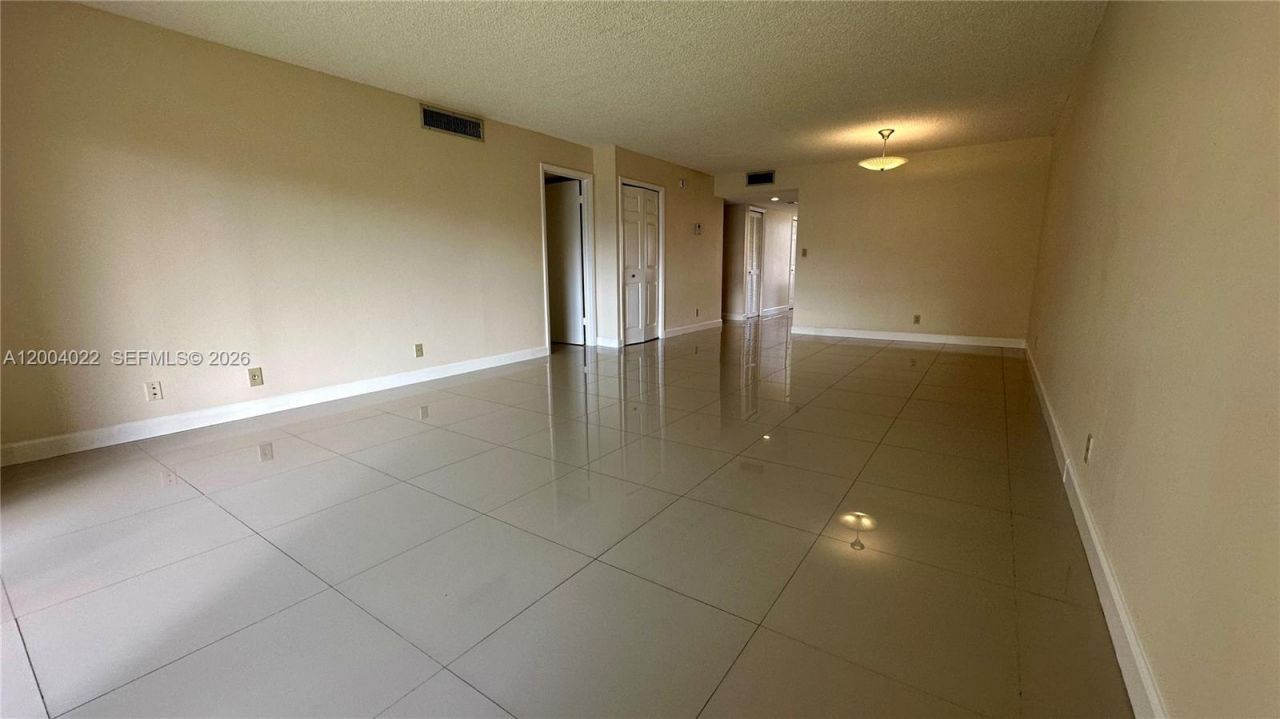 16210 Laurel Dr , Unit 203, Weston, FL 33326 Photo