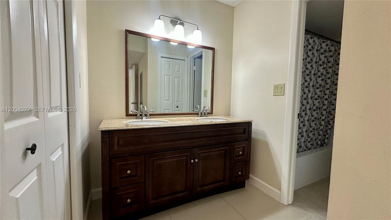 16210 Laurel Dr , Unit 203, Weston, FL 33326 Photo