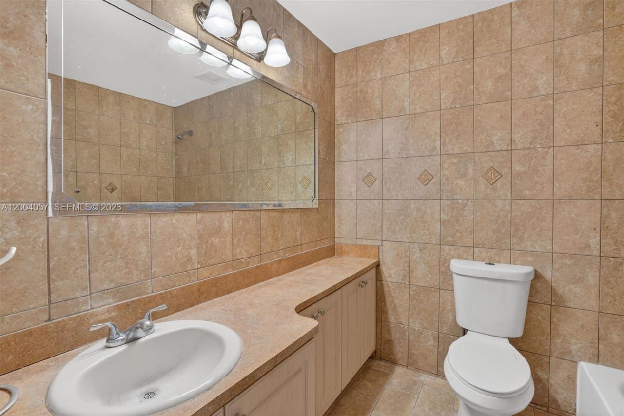 2276 W 56th St , Unit 109, Hialeah, FL 33016 Photo