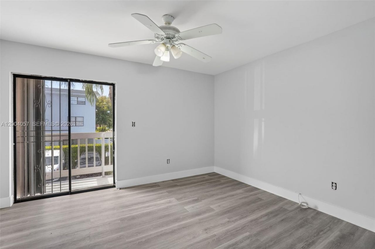 2276 W 56th St , Unit 109, Hialeah, FL 33016 Photo