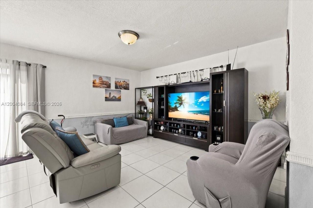 9025 SW 36th St , Miami, FL 33165 Photo