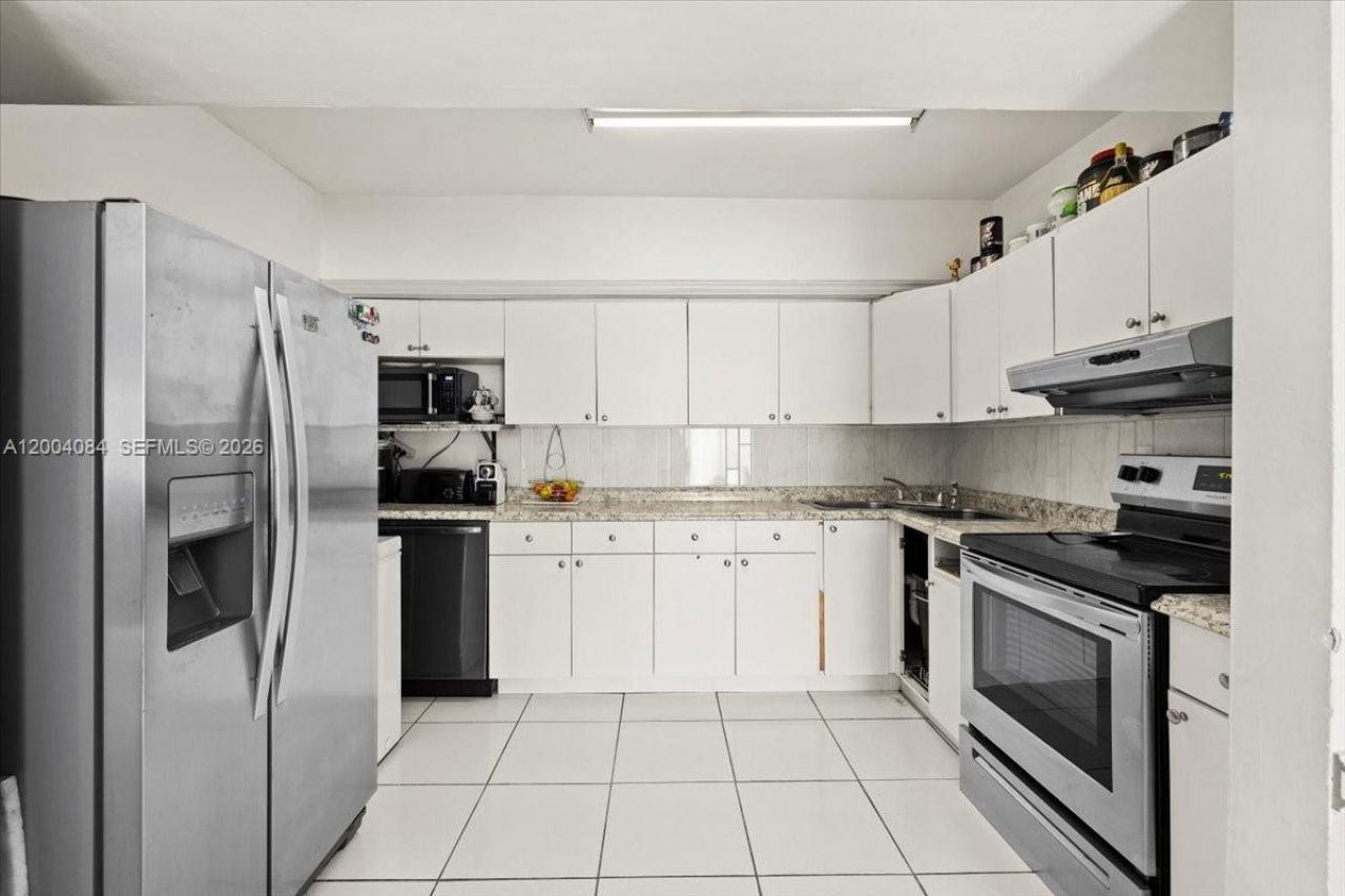 9025 SW 36th St , Miami, FL 33165 Photo