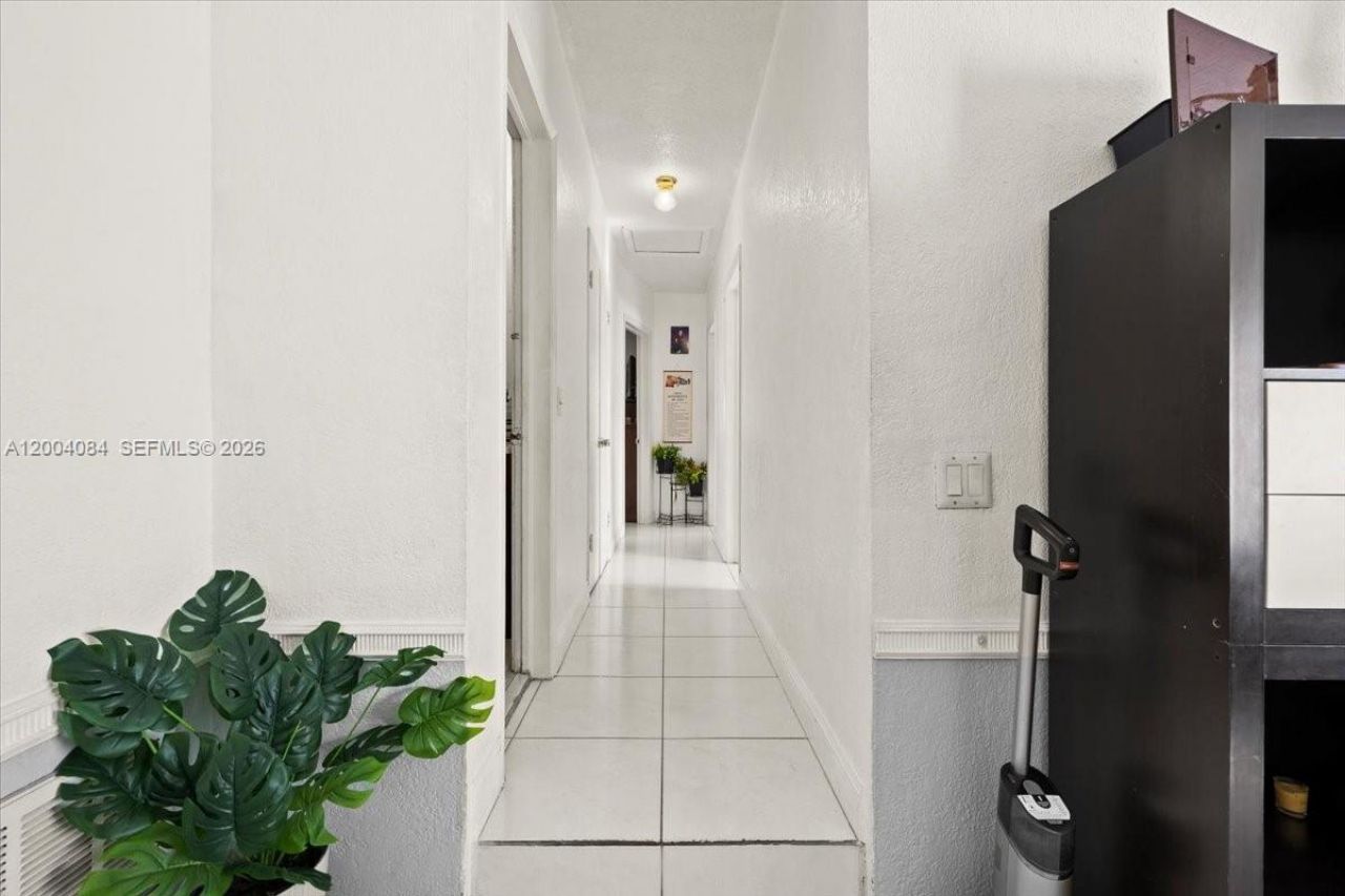 9025 SW 36th St , Miami, FL 33165 Photo