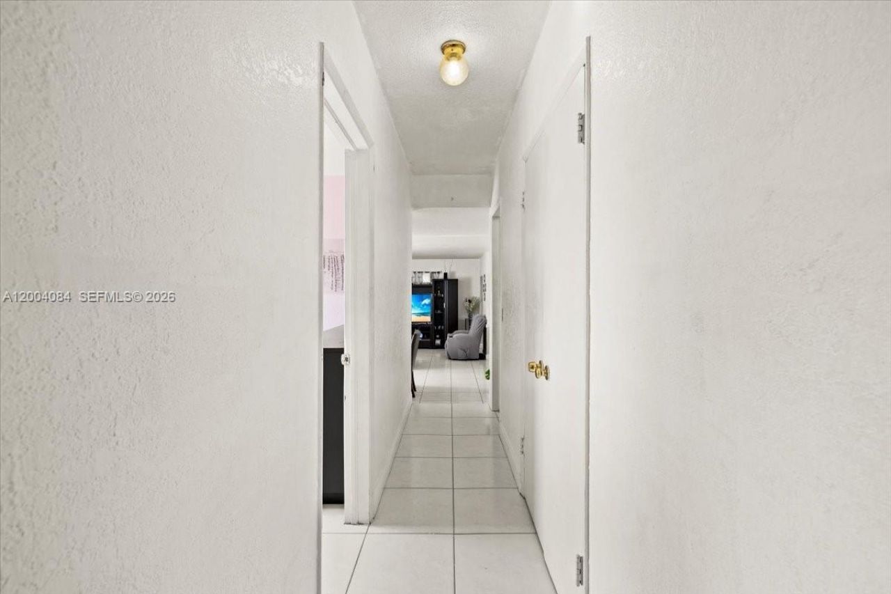 9025 SW 36th St , Miami, FL 33165 Photo