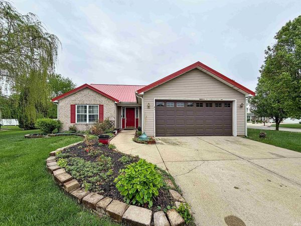 831 Ash Circle, Frankfort, IN 46041