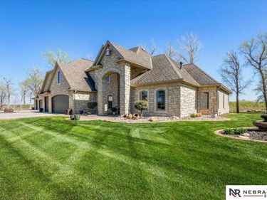 12611 Cottonwood Lane , Springfield, NE 68059