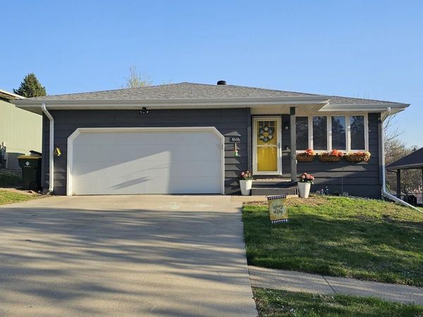 4606 CHERRYWOOD LN, Sioux City, IA 51106