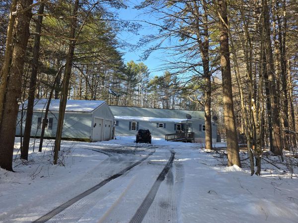 519 King Street , Oxford, ME 04270