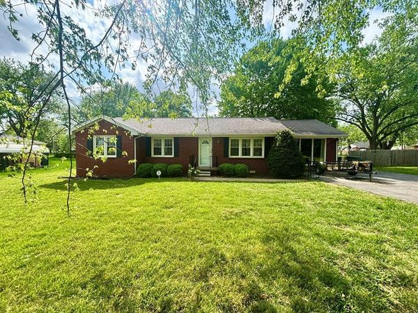 417 Wayne Dr , Hopkinsville, KY 42240