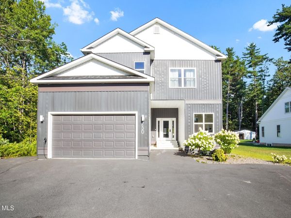 929 Pearse Road, Niskayuna, NY 12309