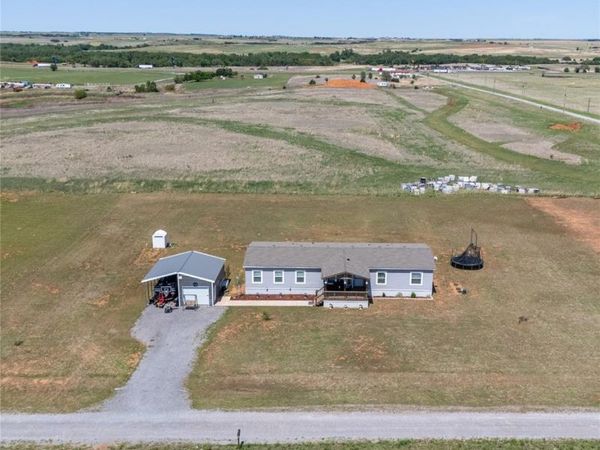 130 Hydro Hills Road, Hydro, OK 73048