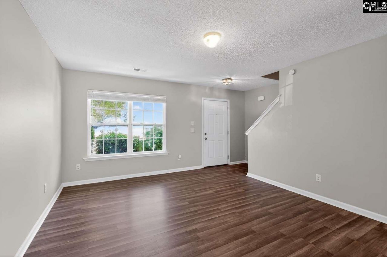 141 Kingston Ridge Drive  Photo 9