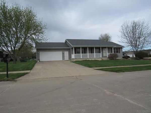 835 Breckenridge Drive , Monticello, IA 52310