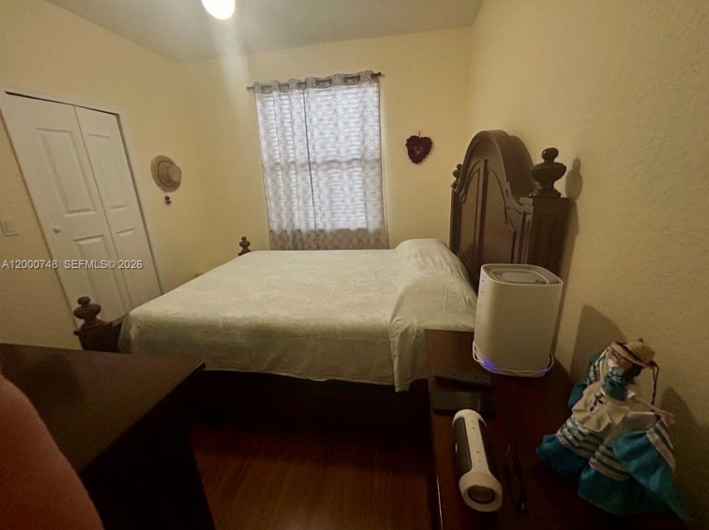 8135 NW 198th Ter , Hialeah, FL 33015 Photo