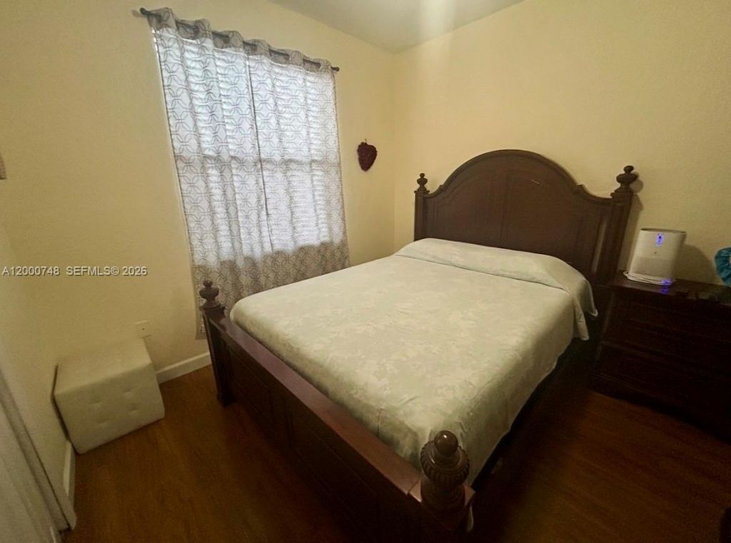 8135 NW 198th Ter , Hialeah, FL 33015 Photo