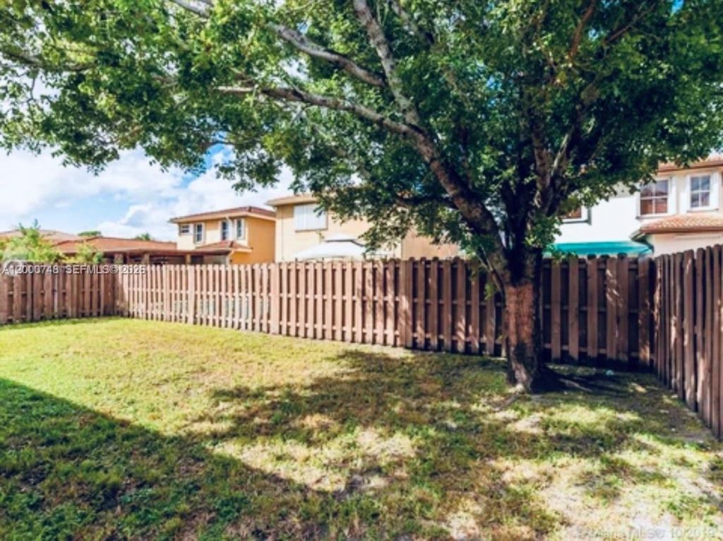 8135 NW 198th Ter , Hialeah, FL 33015 Photo