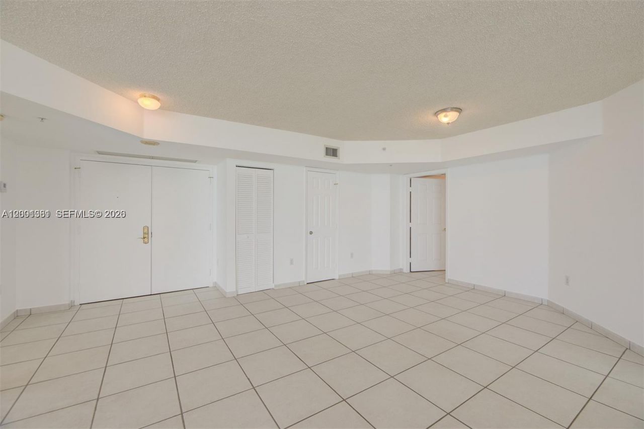 6301 Collins Ave , Unit 2008, Miami Beach, FL 33141 Photo