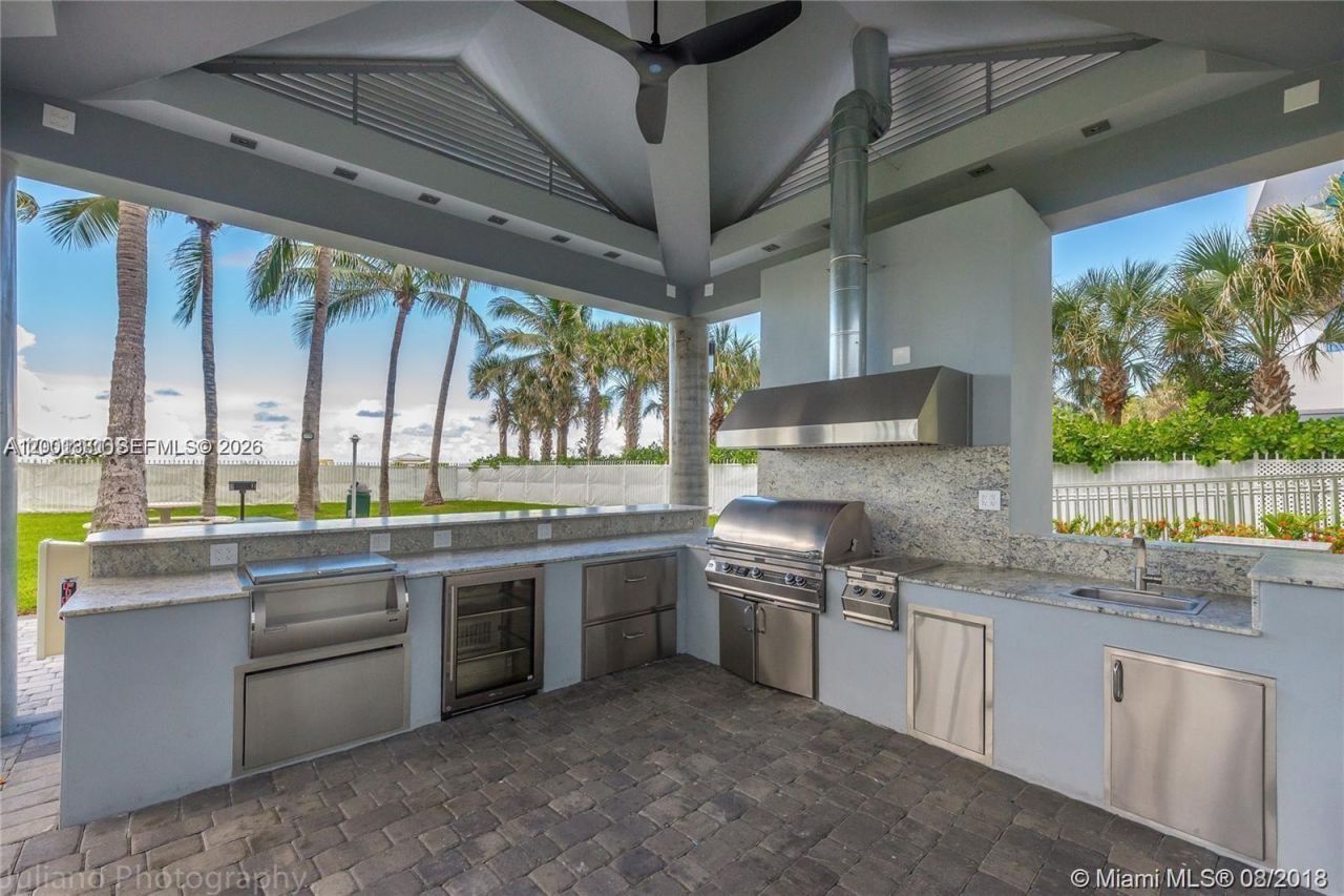 6301 Collins Ave , Unit 2008, Miami Beach, FL 33141 Photo