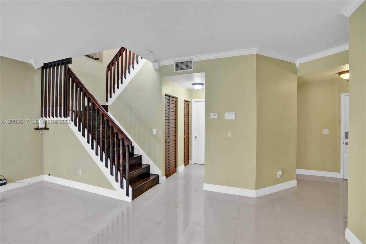 245 NW 207th Ter , Pembroke Pines, FL 33029 Photo