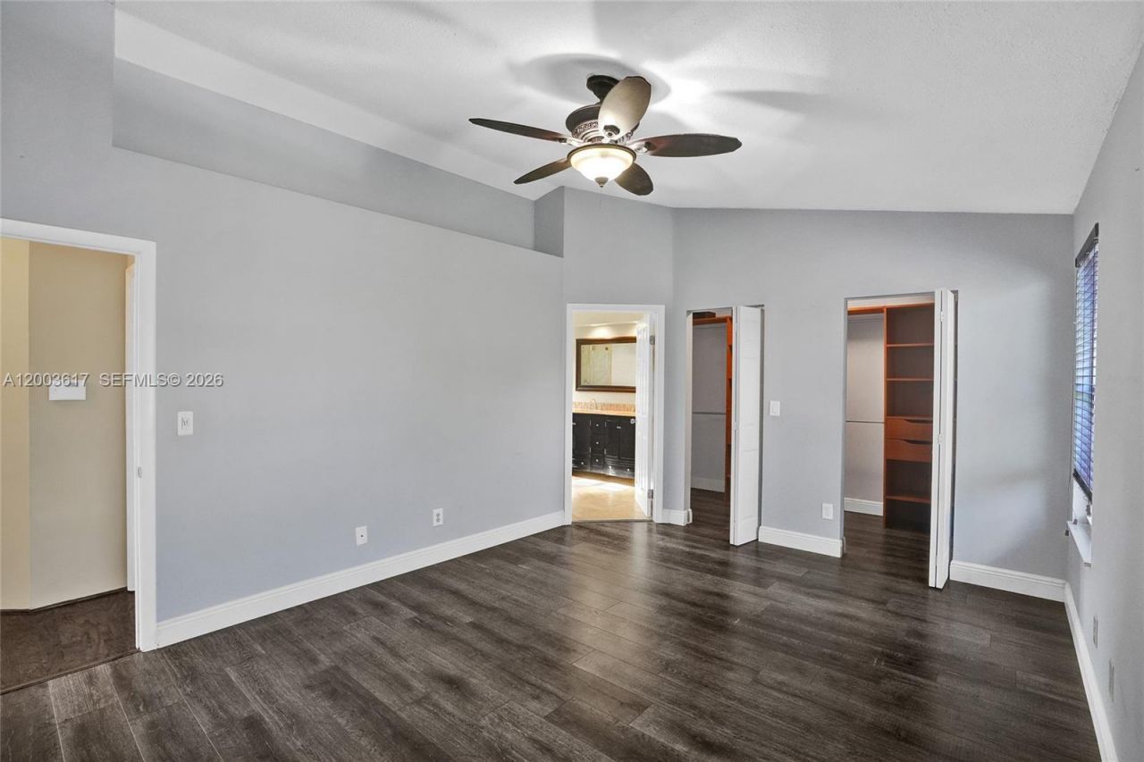 245 NW 207th Ter , Pembroke Pines, FL 33029 Photo