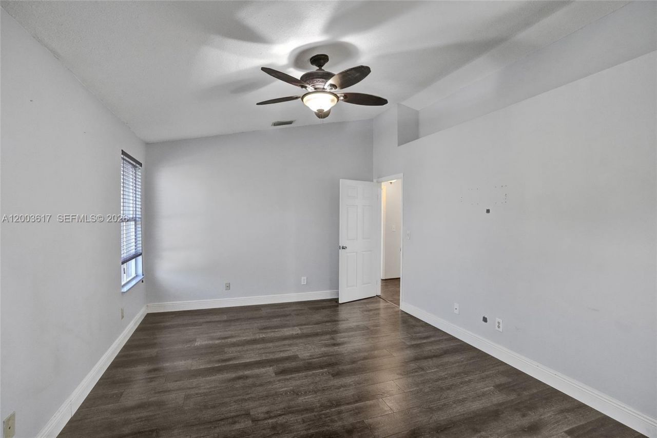 245 NW 207th Ter , Pembroke Pines, FL 33029 Photo