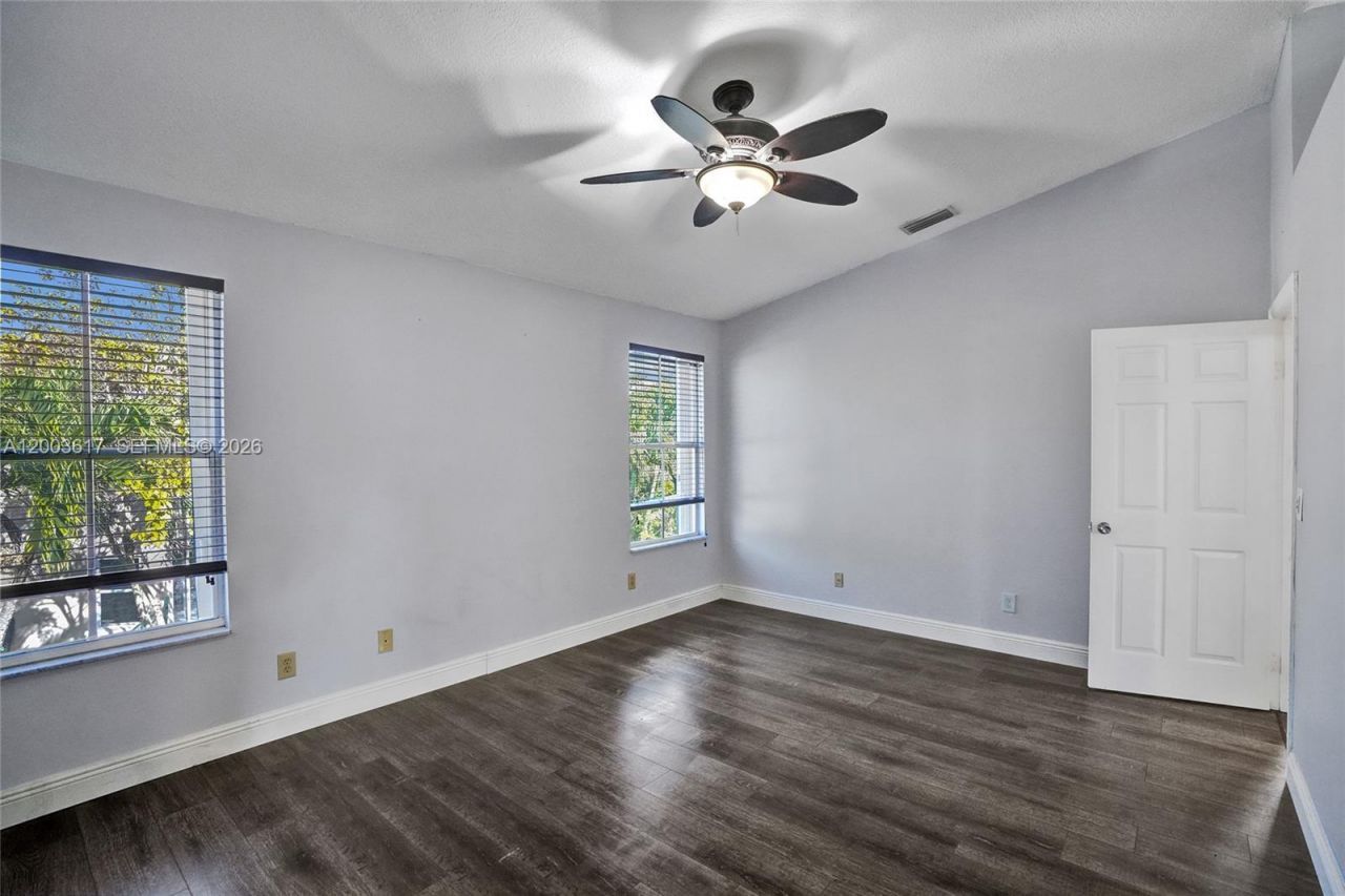 245 NW 207th Ter , Pembroke Pines, FL 33029 Photo